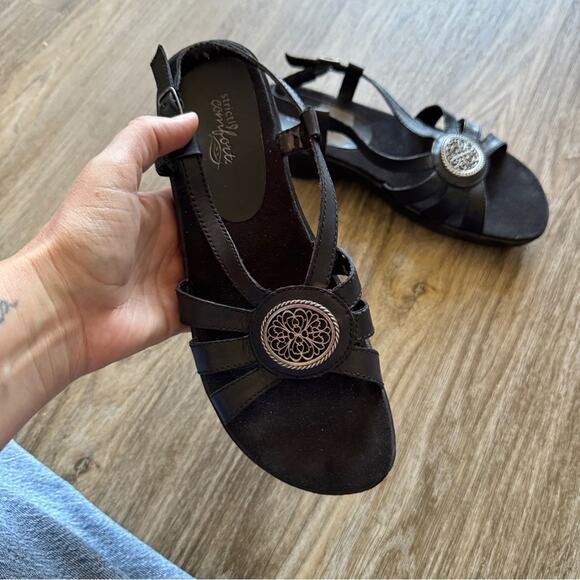 Strictly Comfort Black Leather Strappy Sandals Women 7.5 Low Wedge Shoes Comfort - Picture 5 of 8
